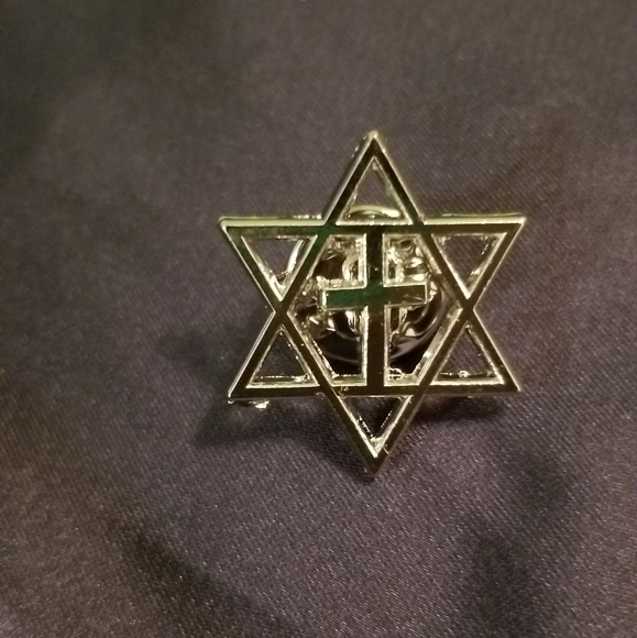 Silver tone necklace and lapel pin - Picture 2 of 4